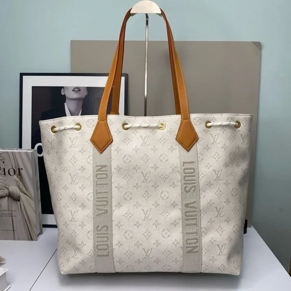 Louis Vuitton Women Pre-Loved Bag Very Good Condition - Picture 5 of 8